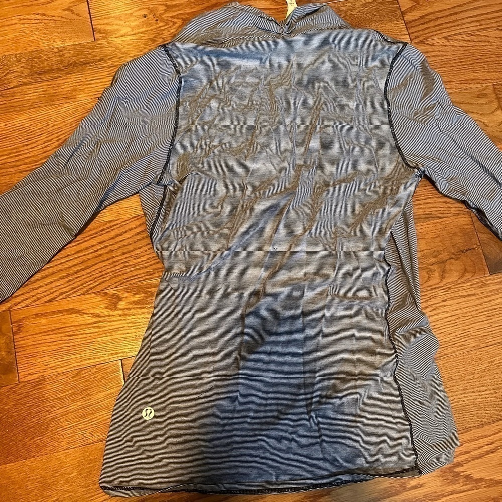 LULULEMON blouse - Picture 4 of 4
